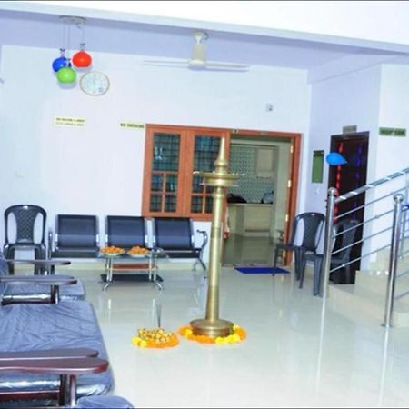 Adhithya Apartments Guruvayur Exterior photo