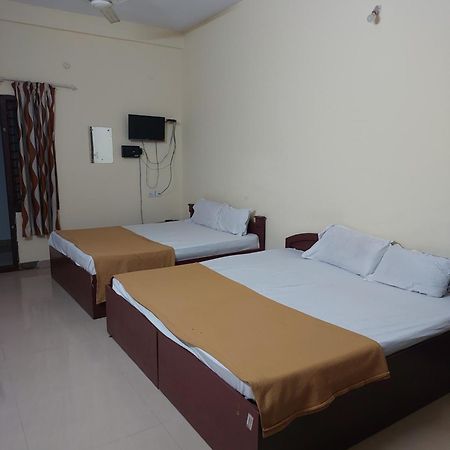 Adhithya Apartments Guruvayur Exterior photo