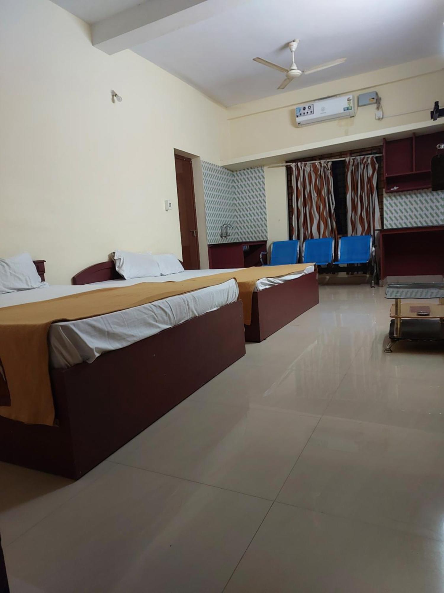 Adhithya Apartments Guruvayur Exterior photo